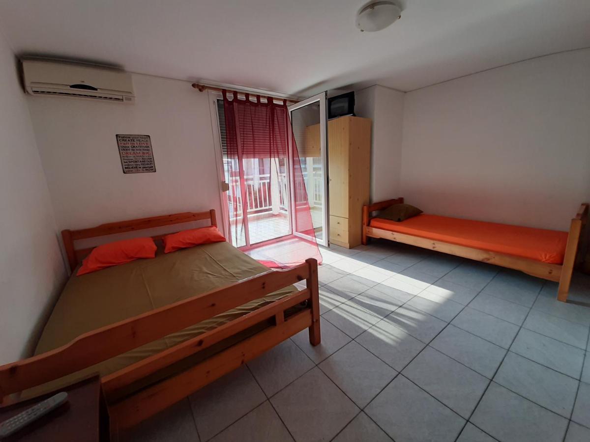 Aparthotel Savvas à Olympiakí Aktí Extérieur photo