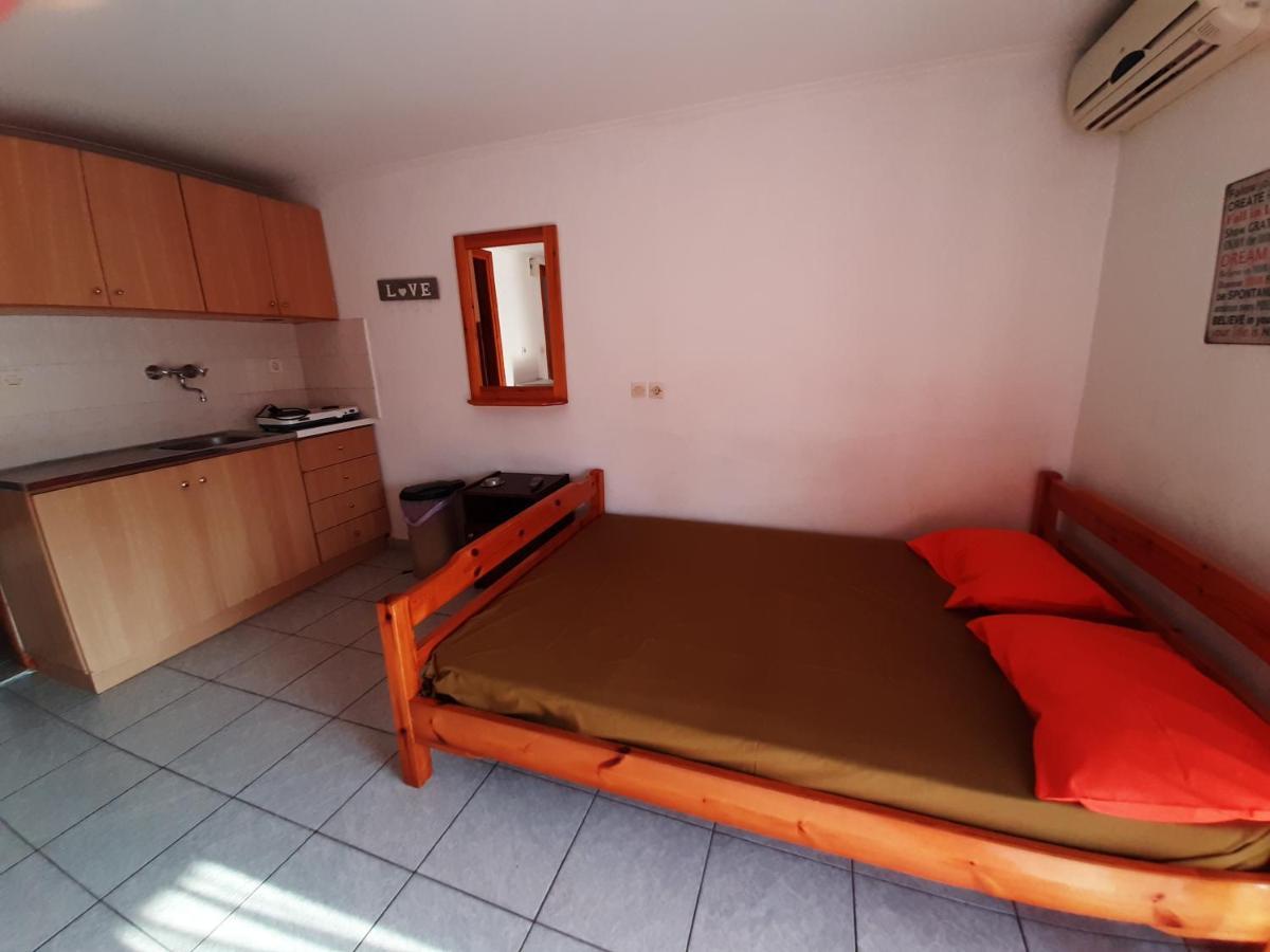 Aparthotel Savvas à Olympiakí Aktí Extérieur photo
