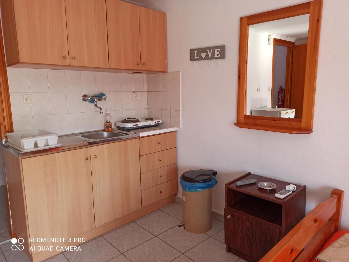 Aparthotel Savvas à Olympiakí Aktí Extérieur photo